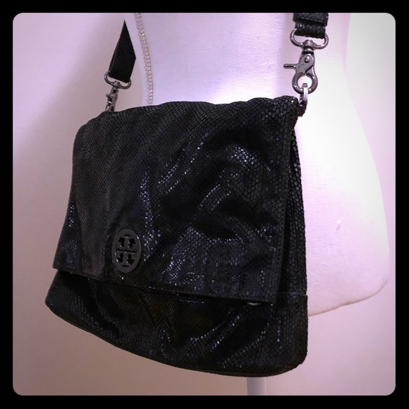 Tory Burch Handbags - Tory Burch messenger convertible snakeskin
